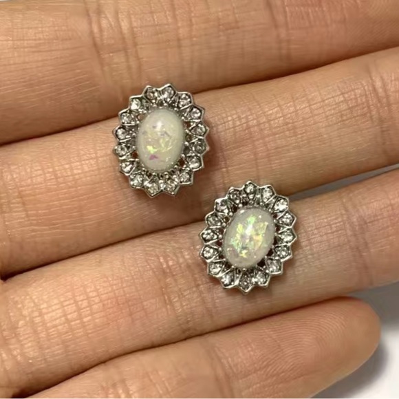 Stunning Golden Opal & Silver Filled Pierced Gemstone Boho Glam Earrings - Picture 8 of 8